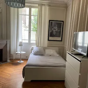 Appartement Près Du Pont Mirabeau Et Tour Eiffel Paris