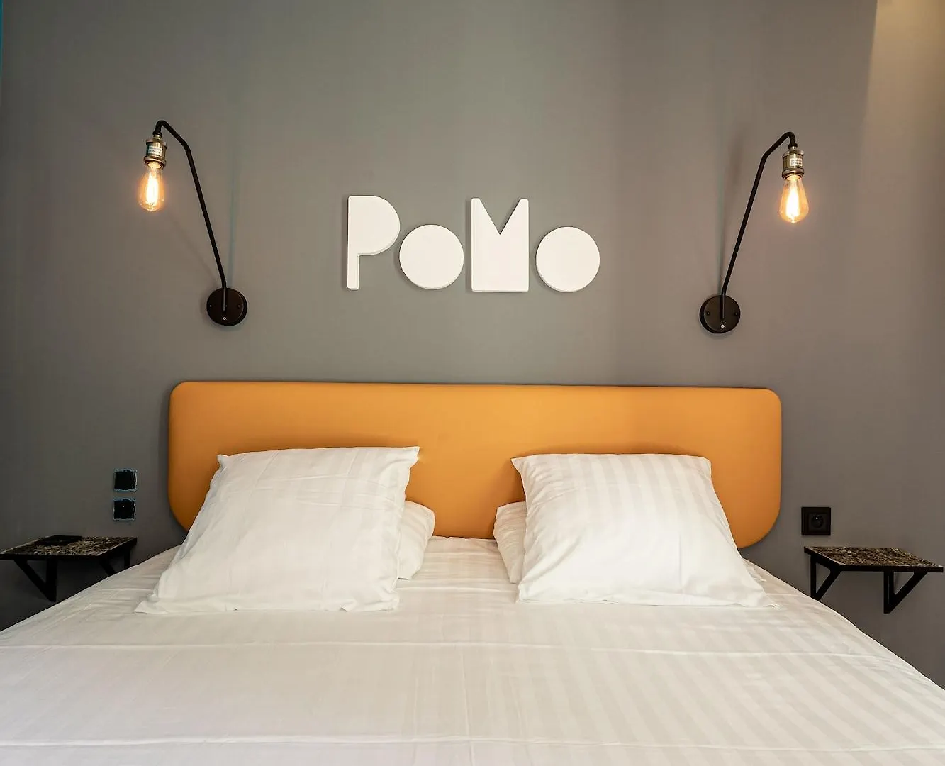 Pomo Hotel & Restaurant Echirolles 4*,
