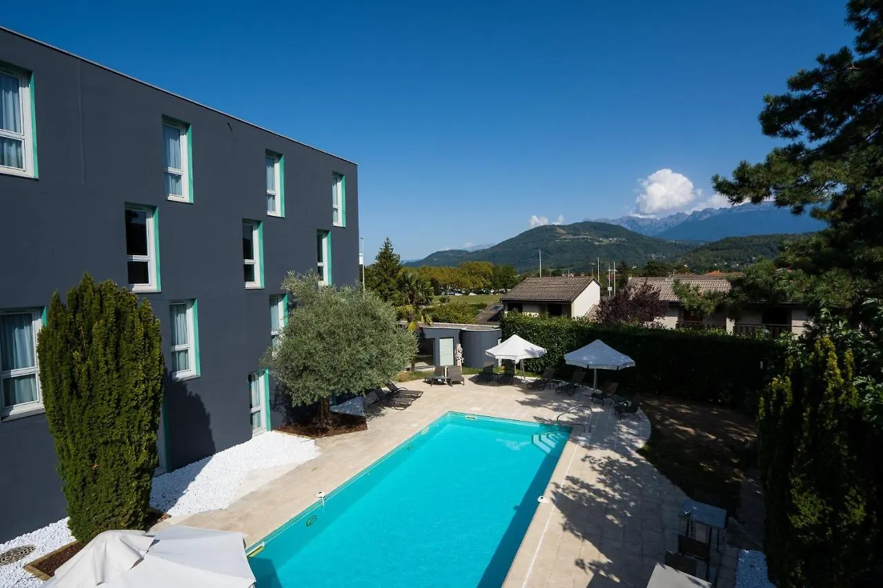 Pomo Hotel & Restaurant Echirolles 4*,