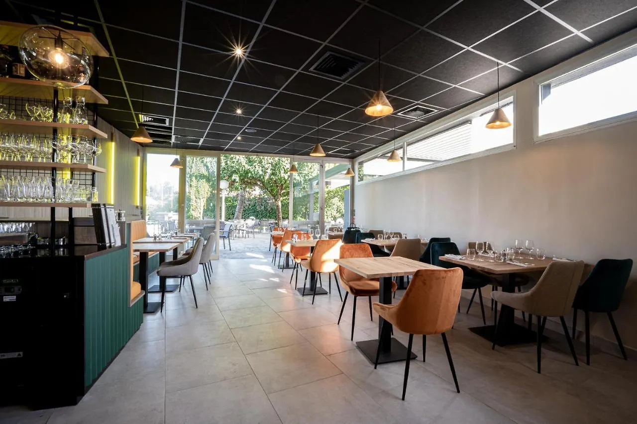 Pomo Hotel & Restaurant Echirolles France